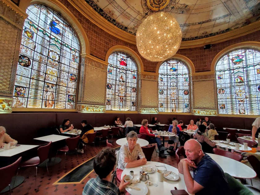 Dining room at Victoria & Albert Museum
